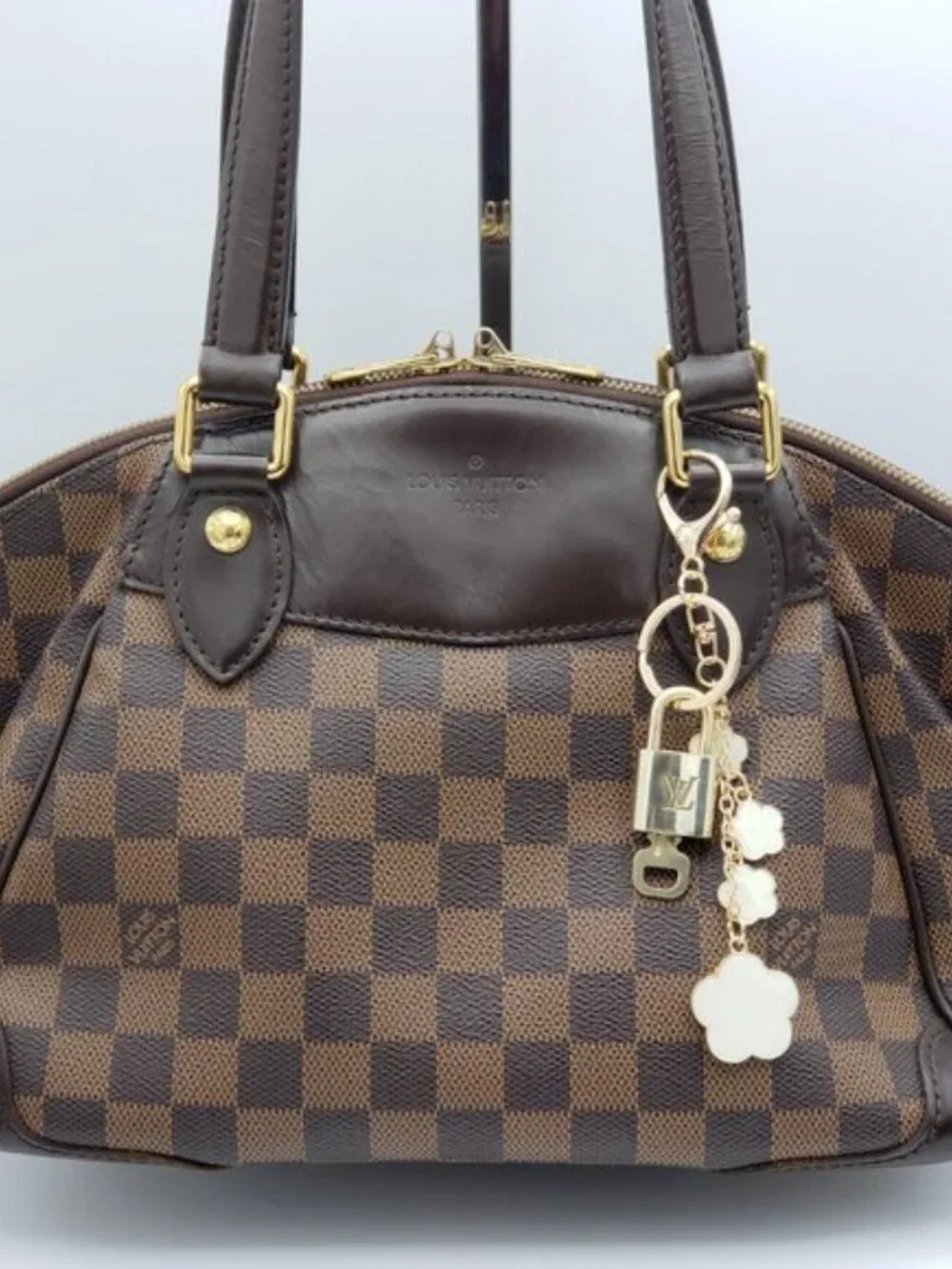 Louis Vuitton Gold Padlock 🔒 Key Set Authentic LV w/ Unbranded Flower Keychain